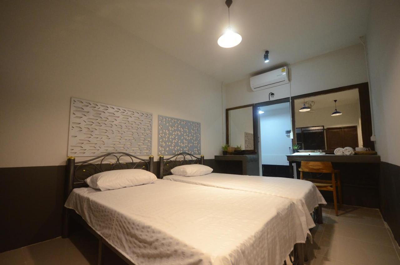 Aparthotel Suandok History House Chiang Mai Esterno foto